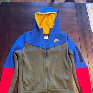 Boys Nike Tech Suit Jacket Size L